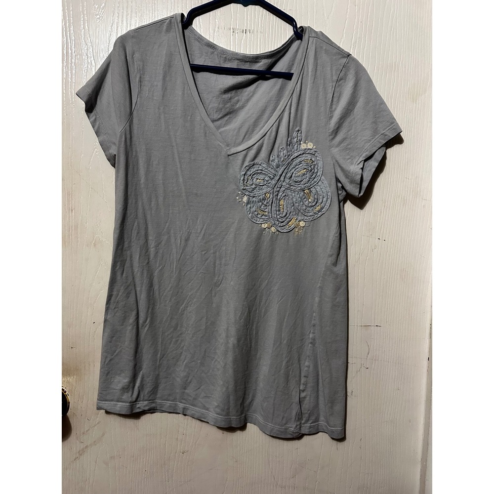 Old Navy light blue V-Neck T-Shirt with Floral Applique and Sequins Size L